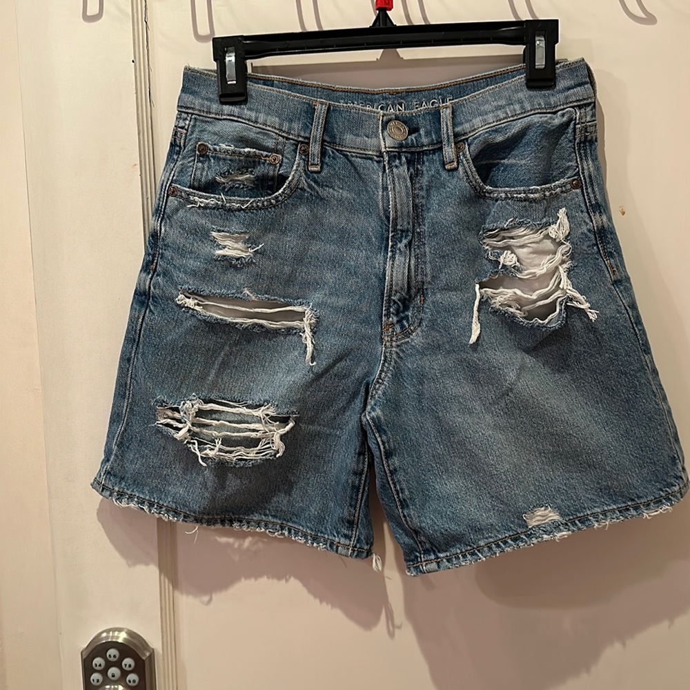 AE 90s boyfriend shorts size 6
